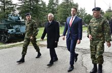 Επίσκεψη Κασσελάκη στο Κέντρο Εκπαίδευσης Πυροβολικού στη Θήβα 