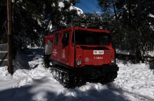 Φυλή: Εγκλωβίστηκαν στο χιόνι και ζητούν να τους παραλάβει ελικόπτερο