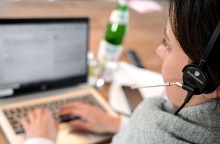 DW: Τετραήμερη εργασία δοκιμάζουν γερμανικές εταιρείες