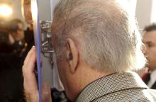 Προσφυγή κατά της μεταγωγής σε κανονική φυλακή του «τέρατος» που έκανε παιδιά με την κόρη του 