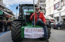 Απειλούν με πολύωρα μπλόκα οι αγρότες: «Θα δούμε εικόνες Γερμανίας, Γαλλίας, Ιταλίας»