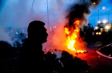 Αγρότες: Νέα μπλόκα και φωτιές σε Καρδίτσα, Βοιωτία και Πλατύκαμπο