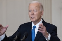 Κάνσας: Ο Τζο Μπάιντεν καλεί το Κογκρέσο να νομοθετήσει