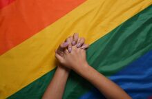 Iστορική στιγμή η θεσμοθέτηση του γάμου ομόφυλων ζευγαριώ