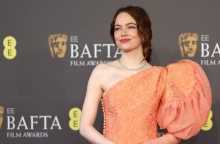 BAFTA: Η άφιξη της  Emma Stone στο Royal Festival Hall του Λονδίνου για την τελετή 