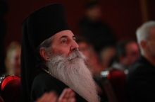 Μητροπολίτης Σεραφείμ: «Εκτός Εκκλησίας» όσοι βουλευτές ψήφισαν τον γάμο των ομόφυλων ζευγαριών