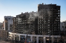 Αυξάνονται οι νεκροί από την πυρκαγιά στη 14ώροφη πολυκατοικία στην Ισπανία