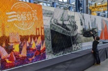 Ρεκόρ Γκίνες για τοιχογραφία με 250.000 τουβλάκια Lego - «Αγγίζει» τα 21 μέτρα μήκος 