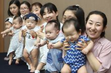 Νότια Κορέα: Γιατί οι γυναίκες δεν θέλουν να κάνουν παιδιά; 