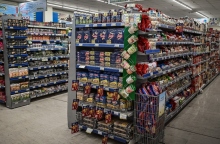 Ποιες μειώσεις θα αρχίσουν να βλέπουν από αύριο οι καταναλωτές στα ράφια των σούπερ μάρκετ	