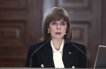 Σακελλαροπούλου για την τρανσφοβική επίθεση: Σε μια δημοκρατία ίσης ελευθερίας, η βία δεν είναι ανεκτή