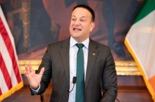 Ιρλανδία: Ο Λίο Βαράντκαρ ανακοίνωσε την παραίτησή του από την ηγεσία του κυβερνώντος κόμματος Fine Gael 