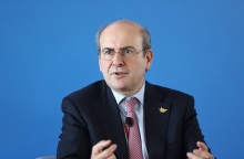 Χατζηδάκης στο Reuters: Τέλος του έτους η αποεπένδυση στις τράπεζες - Ρεκόρ εσόδων από ιδιωτικοποιήσεις το 2024