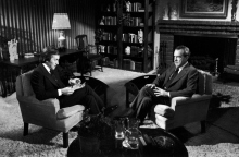 Σαν σήμερα, ο Φροστ εκμαίευσε την απολογία του Νίξον για το Watergate