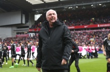 Ρίγη συγκίνησης στο Άνφιλντ: O Σβεν Γκόραν Έρικσον έκανε το όνειρό του πραγματικότητα και αποθεώθηκε