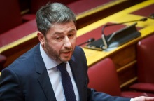 Διαψεύδει τον Ν. Παππά το ΠΑΣΟΚ:  Δεν υπήρξε προσυνεννόηση για την κατάθεση της πρότασης δυσπιστίας