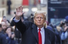 Ο δικαστής επέβαλε και πάλι πρόστιμο στον πρώην πρόεδρο, προειδοποιεί για φυλάκισή του