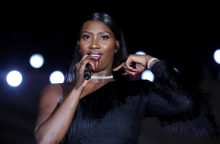 Μακρόν: Η Αγιά Νακαμούρα θα τραγουδήσει στους Ολυμπιακούς Αγώνες του Παρισιού