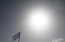 Παραμένουν οι υψηλές θερμοκρασίες την Παρασκευή ενώ επιστρέφει η αφρικανική σκόνη