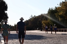 Ζέστη που θα θυμίζει καλοκαίρι τη Δευτέρα στη χώρα