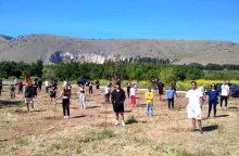 Μαθητές φύτεψαν 57 δέντρα στη μνήμη των θυμάτων των Τεμπών 