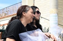 Η μητέρα της Κυριακής Γρίβα, της κοπέλας που δολοφονήθηκε έξω από το ΑΤ Αγίων Αναργύρων