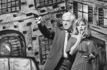 Ο Leslie Nielsen και η Priscilla Presley στο «Naked Gun» το 1988