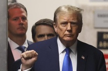 Ο πρώην πρόεδρος των ΗΠΑ, Ντόναλντ Τραμπ στην πολύκροτη δίκη