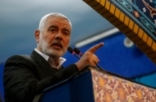 Ο ηγέτης της Χαμάς, Ισμαήλ Χανίγια μιλάει στο μικρόφωνο