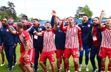 Οι νέοι του Ολυμπιακού πανηγυρίζουν τη πρόκριση στον τελικό του Youth League