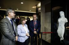 Σακελλαροπούλου: Αποκαλυπτήρια αγάλματος στο μετρό του Σαντιάγο «Grecia»