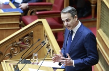 Ο Μητσοτάκης στο βήμα της Βούλης