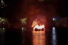 Η εντυπωσιακή Ανάσταση στη λίμνη του Αγίου Νικολάου στην Κρήτη 