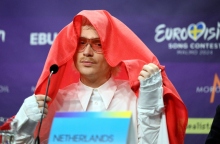 ανδρας, μικροφωνο