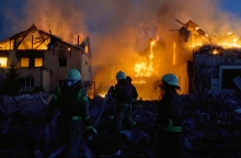 πυροσβεστες, φωτια, σπιτια