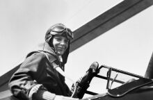 Σαν σήμερα: Αμέλια Έρχαρτ, η πρώτη γυναίκα πιλότος που διέσχισε τον Ατλαντικό