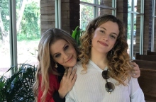 Η κόρη του Έλβις Πρίσλεϊ, Λίζα Μαρί Πρίσλεϊ με την εγγονή του, Ντανιέλ Ρίλεϊ Κεφ