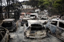 καμμενα αυτοκινητα, δασος, κοσμος