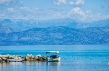 θαλασσα, ουρανος, καραβακι, συννεφα
