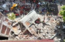 χαλασματα, διασωστες, γκρεμισμενη πολυκατοικια