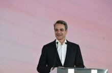 Ο πρωθυπουργός Κυριάκος Μητσοτάκης στα εγκαίνια του Πύργου του Πειραιά 