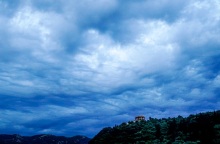 Μικρή πτώση θα σημειώσει η θερμοκρασία την Πέμπτη - Πού αναμένονται βροχές