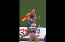 2 αθλητριες τρεχουνε 