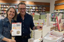 Η σύζυγος του Μάικλ Μόσλεϊ,  Κλερ Μπέιλι Μόσλεϊ