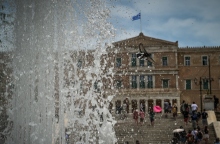 συντριβανι, σκαλοπατια, κοσμος, Βουλη