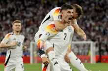 γερμανοι ποδοσφαιριστές πανηγυρίζουν