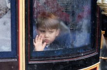 Έκλεψε τις εντυπώσεις ο πρίγκιπας Λούις με τις αντιδράσεις και το χορό στο Μπάκιγχαμ 