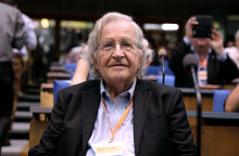 Νόαμ Τσόμσκι: Πέθανε ο γλωσσολόγος και φιλόσοφος