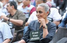 Arundhati Roy: Μπορεί να φυλακιστεί η διάσημη συγγραφέας για σχόλιο πριν 14 χρόνια;