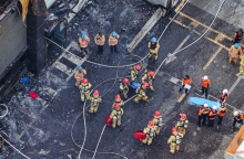 διασωστες, καμμενο εργοστασιο